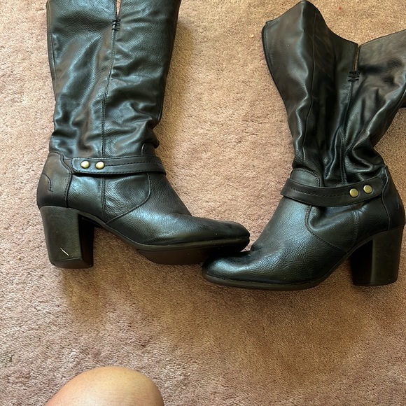 Refresh black leather boots size 8 - Picture 3 of 4